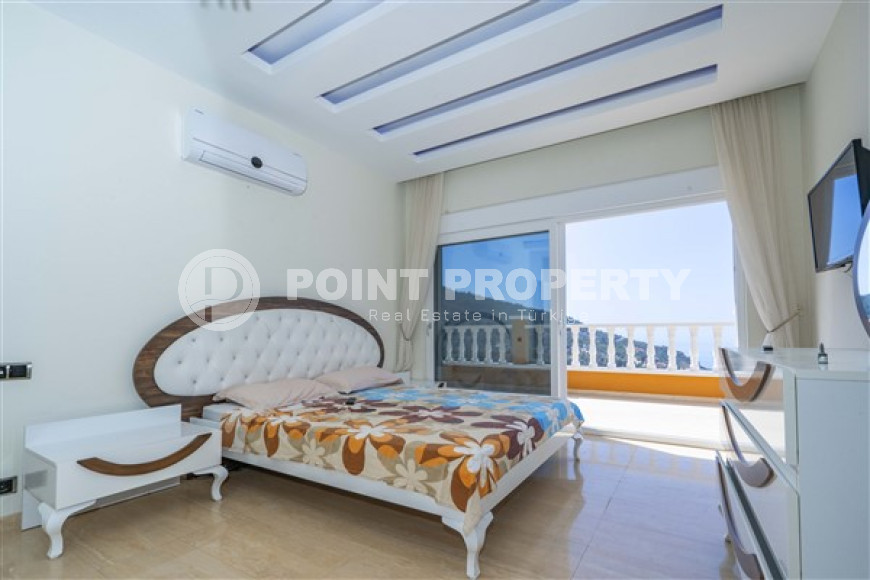 Detached villa 4+1, 300 m² with its own infrastructure in the mountainous region of Alanya Tepe.-id-2220-photo-18
