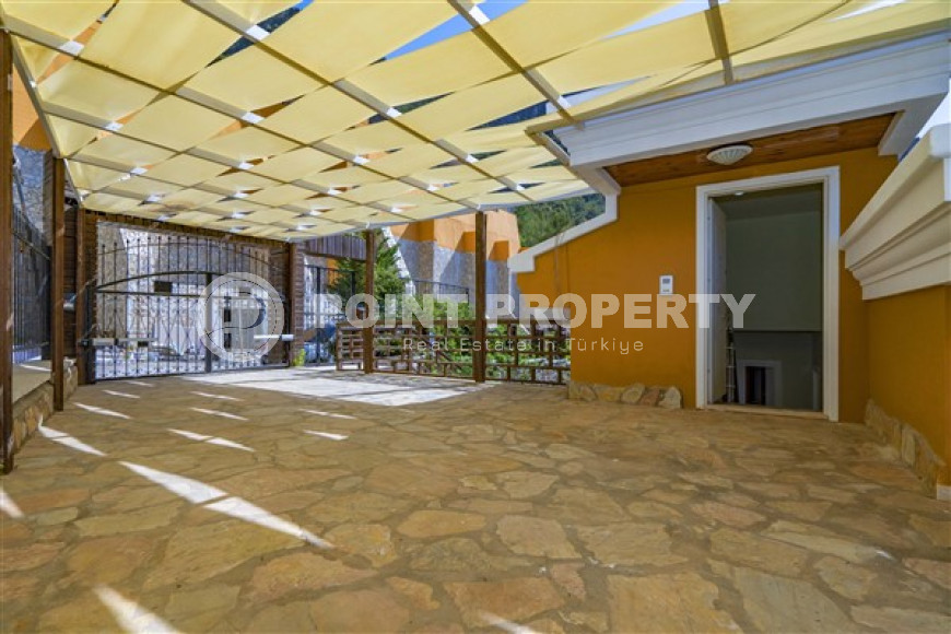 Detached villa 4+1, 300 m² with its own infrastructure in the mountainous region of Alanya Tepe.-id-2220-photo-35