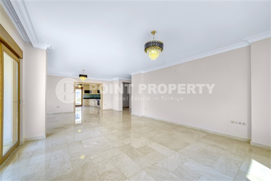 Просторная квартира с тремя спальнями, 230м², в комплексе с бассейном у моря в Кестеле, Алания-id-2224-фото-3