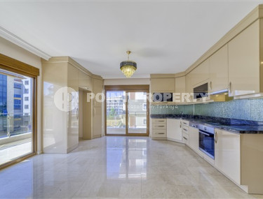 Просторная квартира с тремя спальнями, 230м², в комплексе с бассейном у моря в Кестеле, Алания-id-2224-фото-5