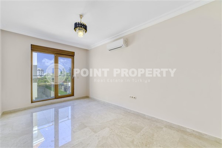 Просторная квартира с тремя спальнями, 230м², в комплексе с бассейном у моря в Кестеле, Алания-id-2224-фото-7