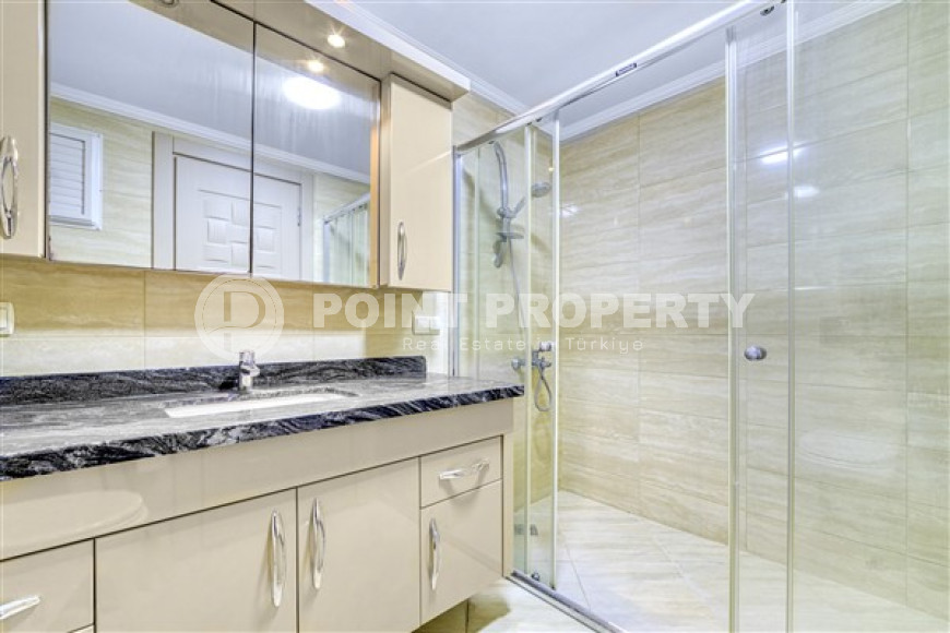 Просторная квартира с тремя спальнями, 230м², в комплексе с бассейном у моря в Кестеле, Алания-id-2224-фото-9