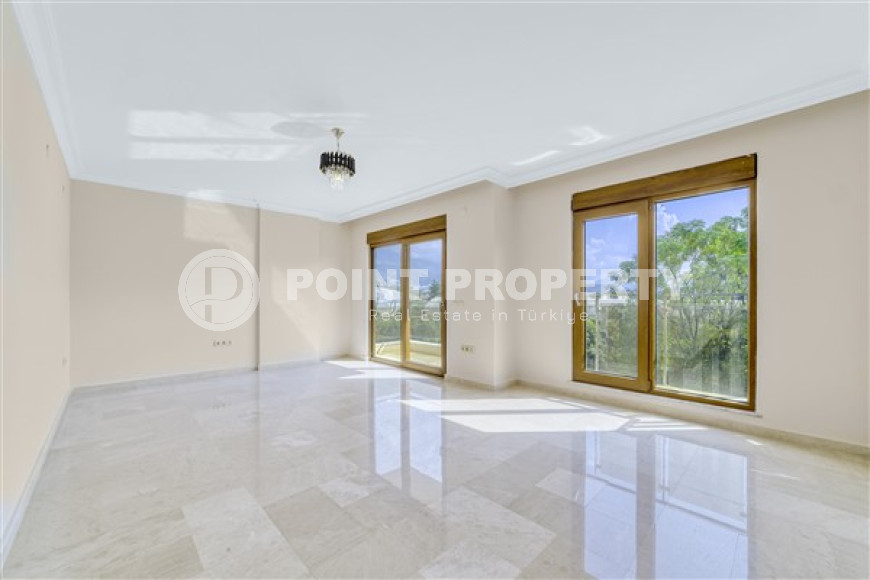 Просторная квартира с тремя спальнями, 230м², в комплексе с бассейном у моря в Кестеле, Алания-id-2224-фото-14