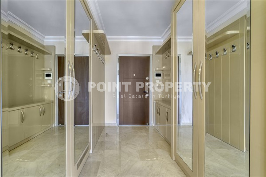 Просторная квартира с тремя спальнями, 230м², в комплексе с бассейном у моря в Кестеле, Алания-id-2224-фото-17