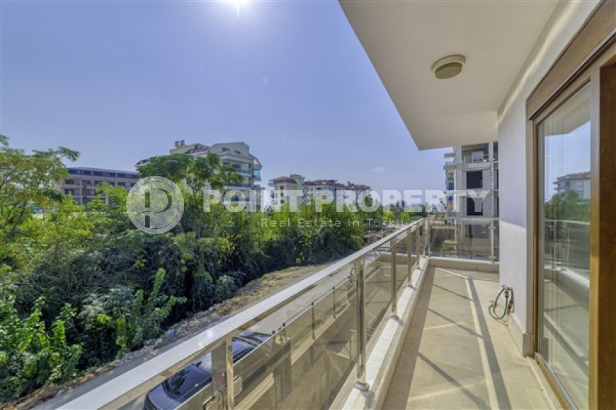 Просторная квартира с тремя спальнями, 230м², в комплексе с бассейном у моря в Кестеле, Алания-id-2224-фото-18