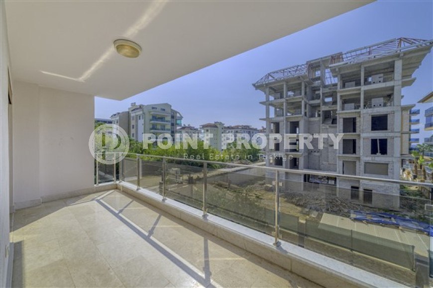 Просторная квартира с тремя спальнями, 230м², в комплексе с бассейном у моря в Кестеле, Алания-id-2224-фото-23