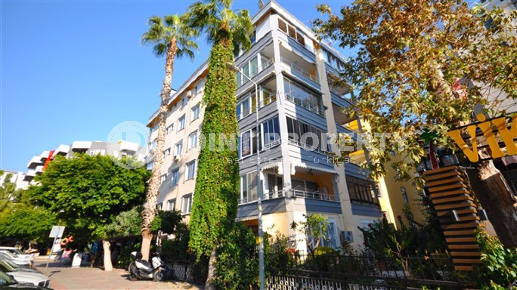 Stylish three-room apartment, 90m², overlooking Cleopatra Beach in the center of Alanya at a great price-id-2225-photo-3