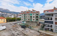 Spacious four bedroom penthouse, 220m², with separate kitchen, overlooking the mountains in Oba, Alanya-id-2228-photo-6