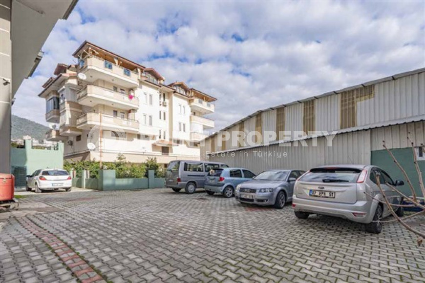 Spacious four bedroom penthouse, 220m², with separate kitchen, overlooking the mountains in Oba, Alanya-id-2228-photo-9