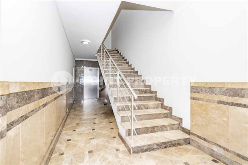 Spacious four bedroom penthouse, 220m², with separate kitchen, overlooking the mountains in Oba, Alanya-id-2228-photo-10