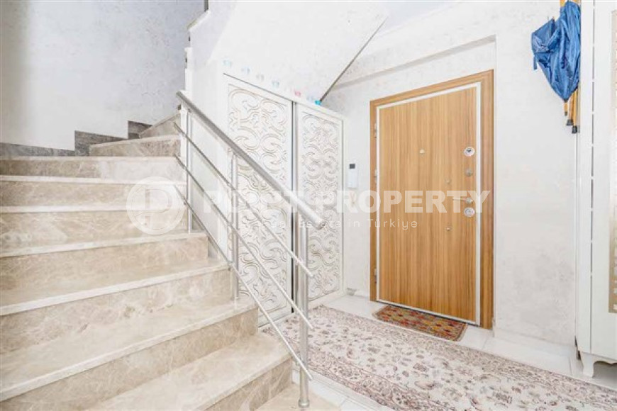 Spacious four bedroom penthouse, 220m², with separate kitchen, overlooking the mountains in Oba, Alanya-id-2228-photo-12