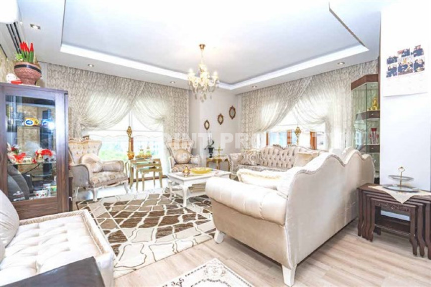 Spacious four bedroom penthouse, 220m², with separate kitchen, overlooking the mountains in Oba, Alanya-id-2228-photo-13