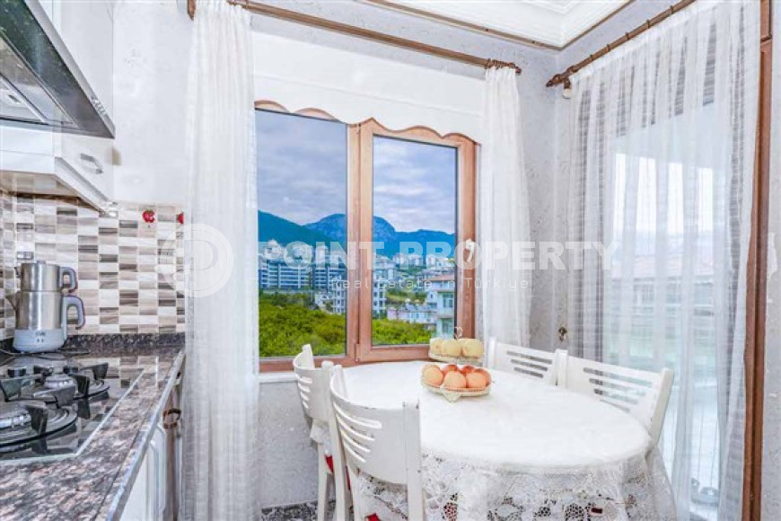Spacious four bedroom penthouse, 220m², with separate kitchen, overlooking the mountains in Oba, Alanya-id-2228-photo-16