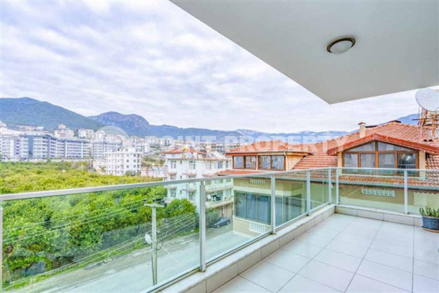 Spacious four bedroom penthouse, 220m², with separate kitchen, overlooking the mountains in Oba, Alanya-id-2228-photo-17