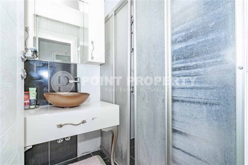 Spacious four bedroom penthouse, 220m², with separate kitchen, overlooking the mountains in Oba, Alanya-id-2228-photo-18