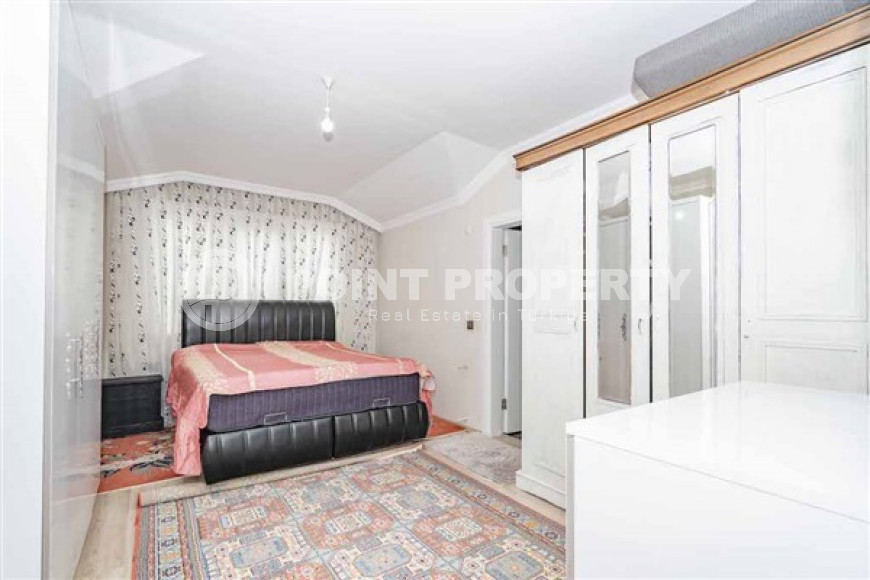 Spacious four bedroom penthouse, 220m², with separate kitchen, overlooking the mountains in Oba, Alanya-id-2228-photo-19