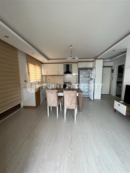 Furnished duplex 2+1, 105m² in a modern urban house in the very center of Alanya-id-2230-photo-3