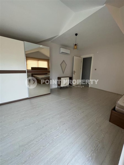 Furnished duplex 2+1, 105m² in a modern urban house in the very center of Alanya-id-2230-photo-11