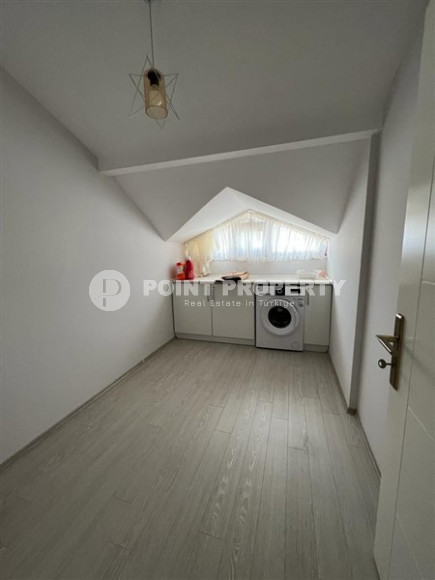 Furnished duplex 2+1, 105m² in a modern urban house in the very center of Alanya-id-2230-photo-19