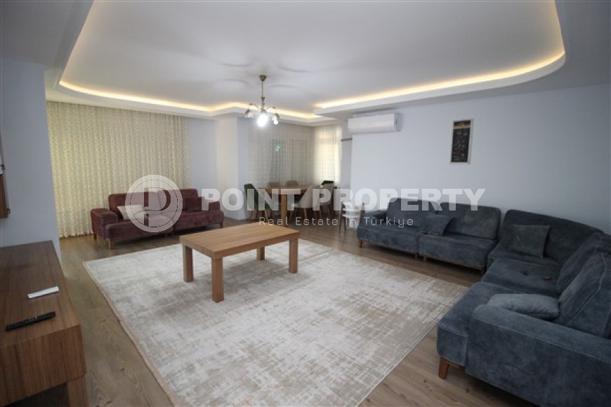 Large duplex 4+1, 280m², with separate kitchen, overlooking the mountains and Alanya Castle in Cikcilli-id-2234-photo-3