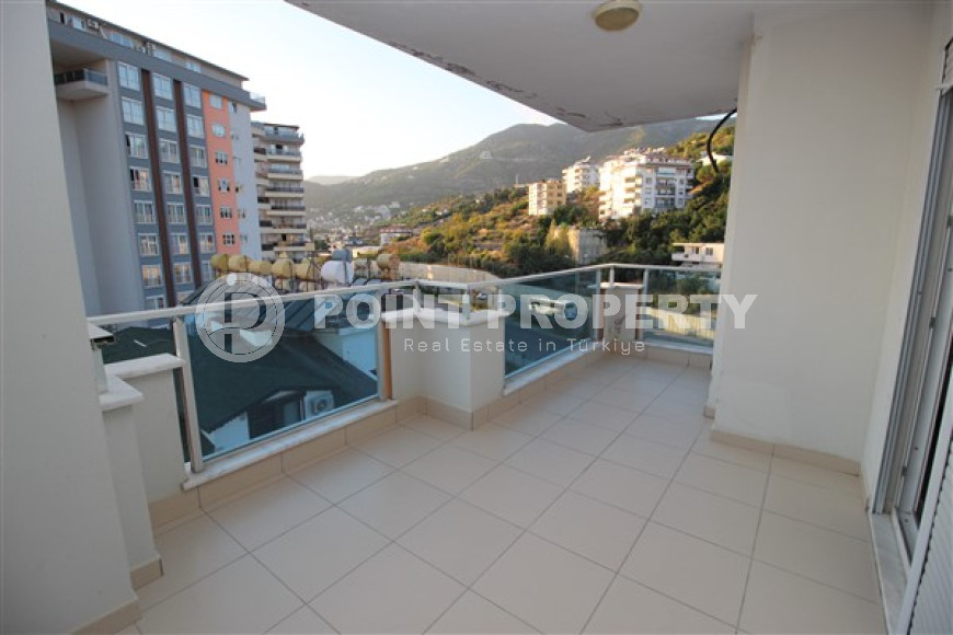 Large duplex 4+1, 280m², with separate kitchen, overlooking the mountains and Alanya Castle in Cikcilli-id-2234-photo-15