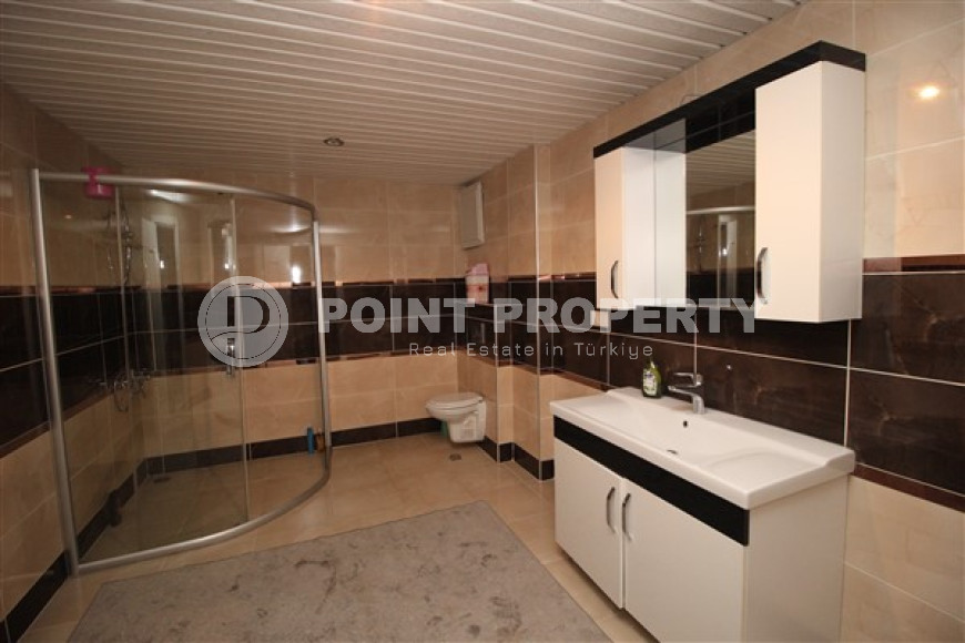 Large duplex 4+1, 280m², with separate kitchen, overlooking the mountains and Alanya Castle in Cikcilli-id-2234-photo-24