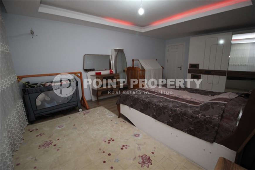 Large duplex 4+1, 280m², with separate kitchen, overlooking the mountains and Alanya Castle in Cikcilli-id-2234-photo-31