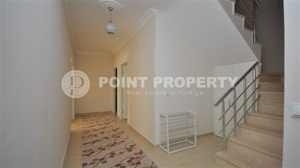 Spacious five-room duplex overlooking the Mediterranean Sea and the Taurus Mountains, large area of 220 m2, Cikcilli area.-id-2248-photo-12