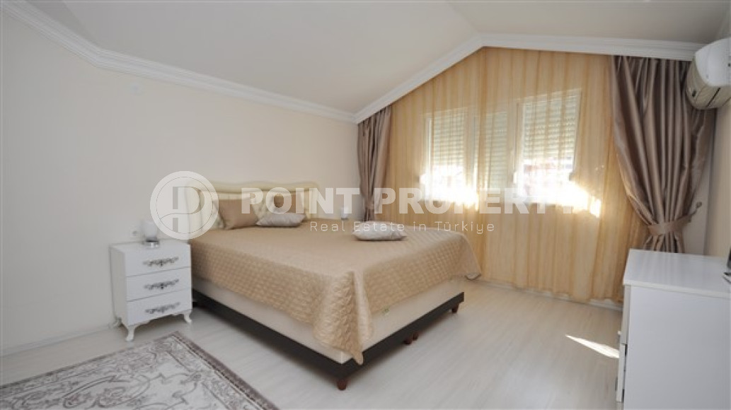 Spacious five-room duplex overlooking the Mediterranean Sea and the Taurus Mountains, large area of 220 m2, Cikcilli area.-id-2248-photo-17