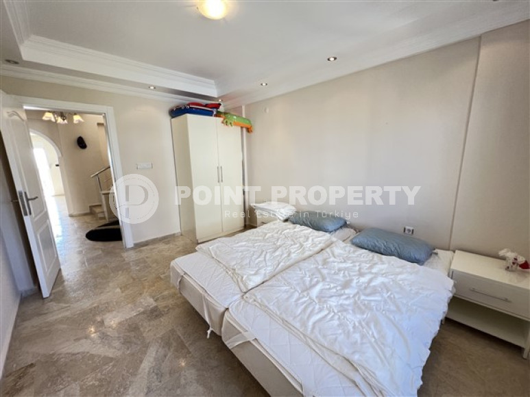 Cozy three-bedroom penthouse, 180m², in a residence with good infrastructure in the Avsallar area-id-2258-photo-13