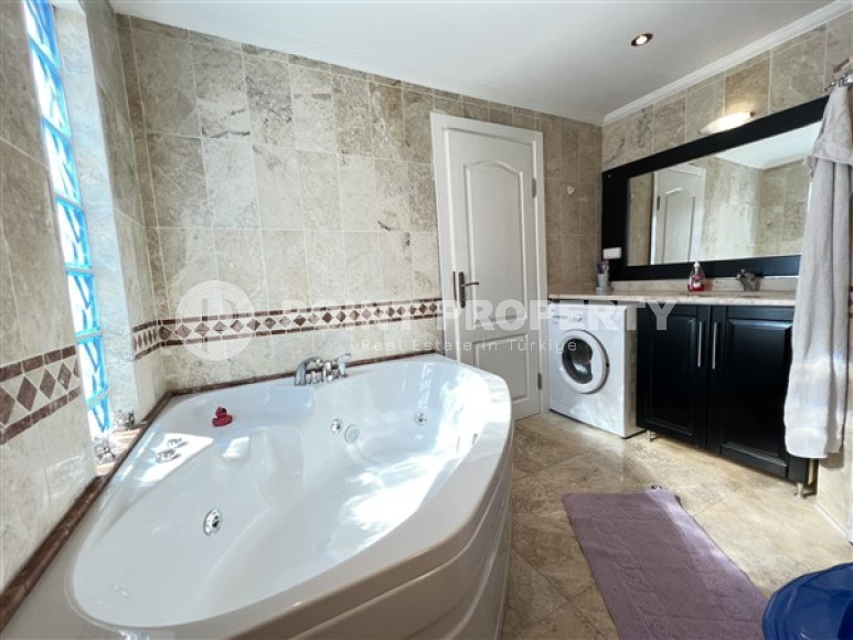 Cozy three-bedroom penthouse, 180m², in a residence with good infrastructure in the Avsallar area-id-2258-photo-21