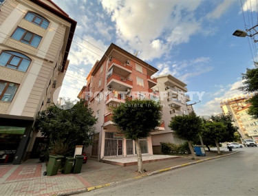 Трехкомнатная квартира, 110м², с отдельной кухней в комплексе с бассейном в центре Алании-id-2291-фото-1