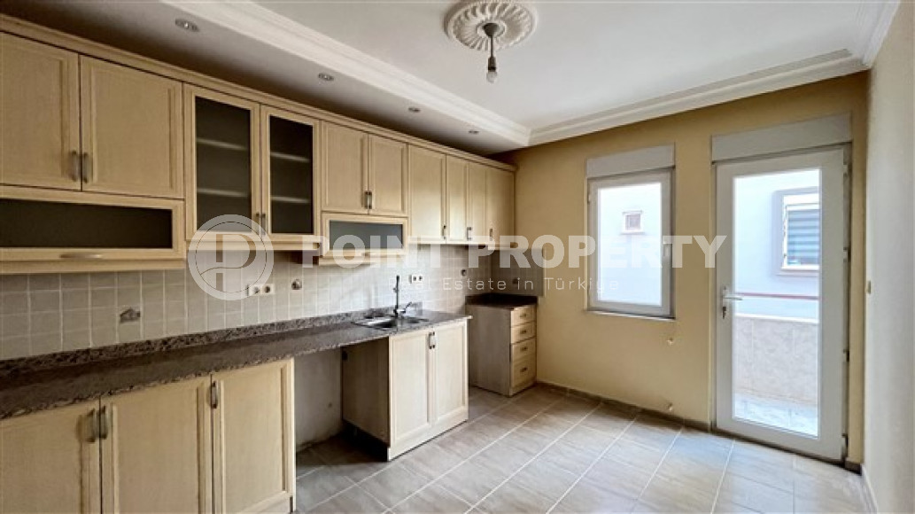 Трехкомнатная квартира, 110м², с отдельной кухней в комплексе с бассейном в центре Алании-id-2291-фото-2