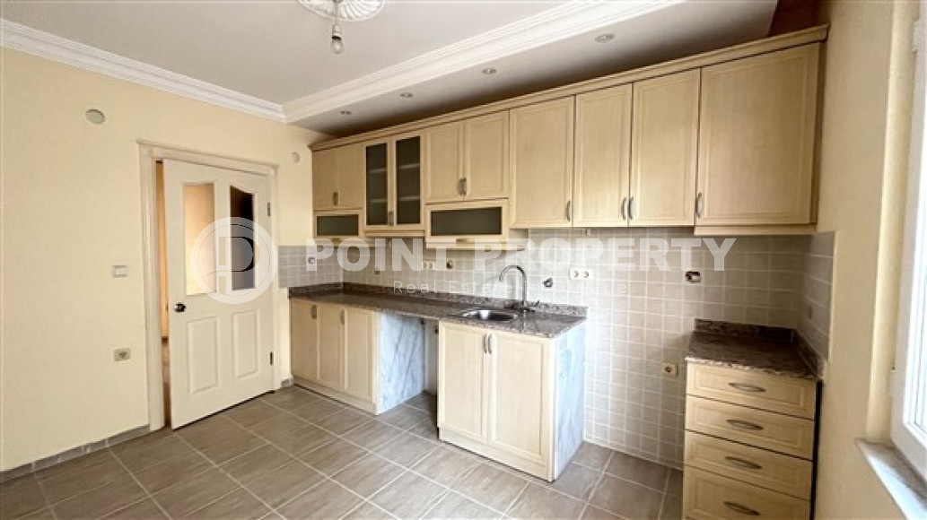 Трехкомнатная квартира, 110м², с отдельной кухней в комплексе с бассейном в центре Алании-id-2291-фото-3