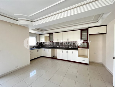 Spacious one-bedroom apartment in a residential complex in Lower Oba district, Alanya-id-2293-photo-4