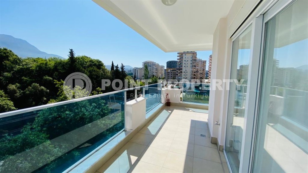 Furnished apartment 2+1 with separate kitchen in an elite residence, 400m from the sea in Mahmutlar 120 sq.m.-id-1191-photo-27