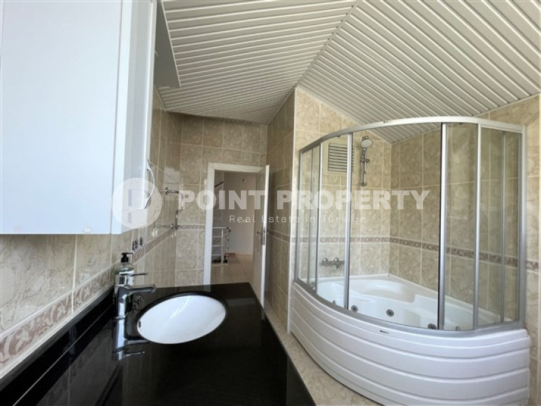 Ready to move in, penthouse 5+1, 240m², in a luxury complex in Cikcilli, Alanya-id-2301-photo-24