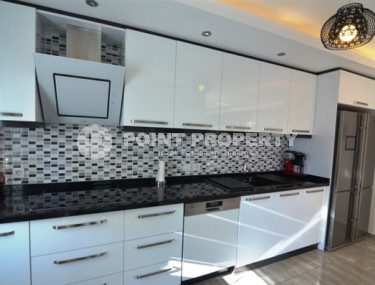 Luxurious five-room apartment in a residential complex with an indoor pool and a large green area, 250 m2-id-2304-photo-5