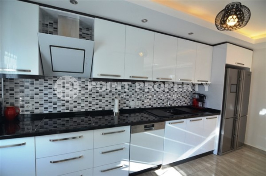 Luxurious five-room apartment in a residential complex with an indoor pool and a large green area, 250 m2-id-2304-photo-5