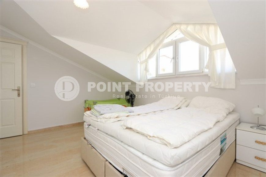 Двухуровневые апартаменты 3+1, 135 м², с видом на море в районе Алании – Конаклы-id-2307-фото-9