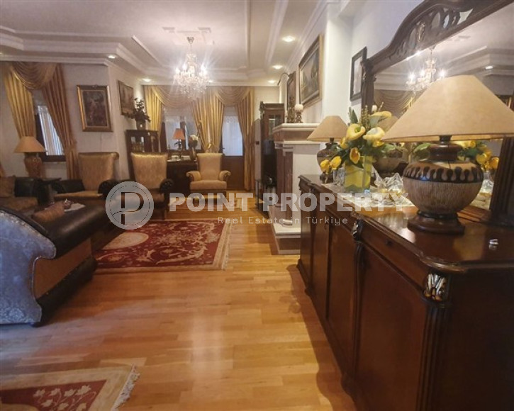 Элегантный пентхаус 4+1, 250м², в доме городского типа в центре Алании, в 550м от моря.-id-2310-фото-10