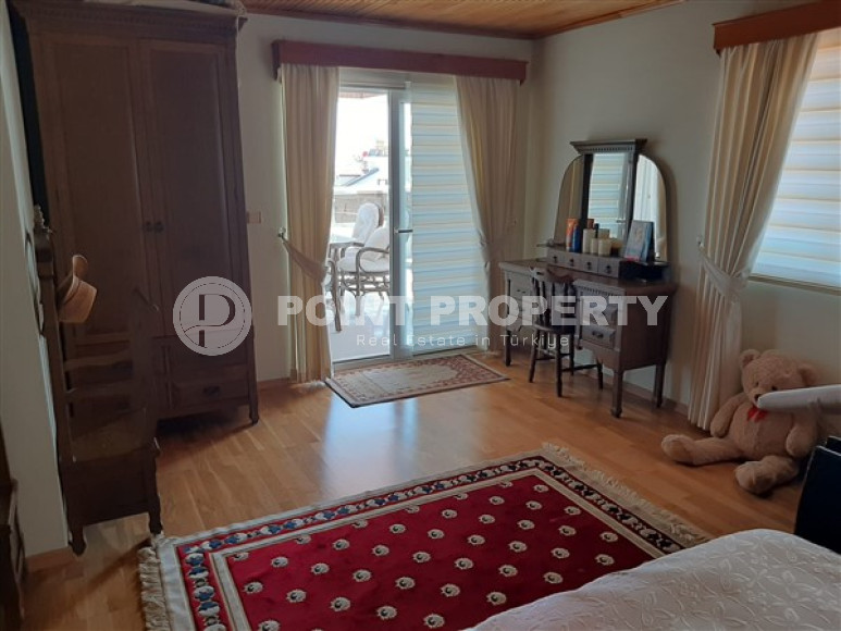 Элегантный пентхаус 4+1, 250м², в доме городского типа в центре Алании, в 550м от моря.-id-2310-фото-21