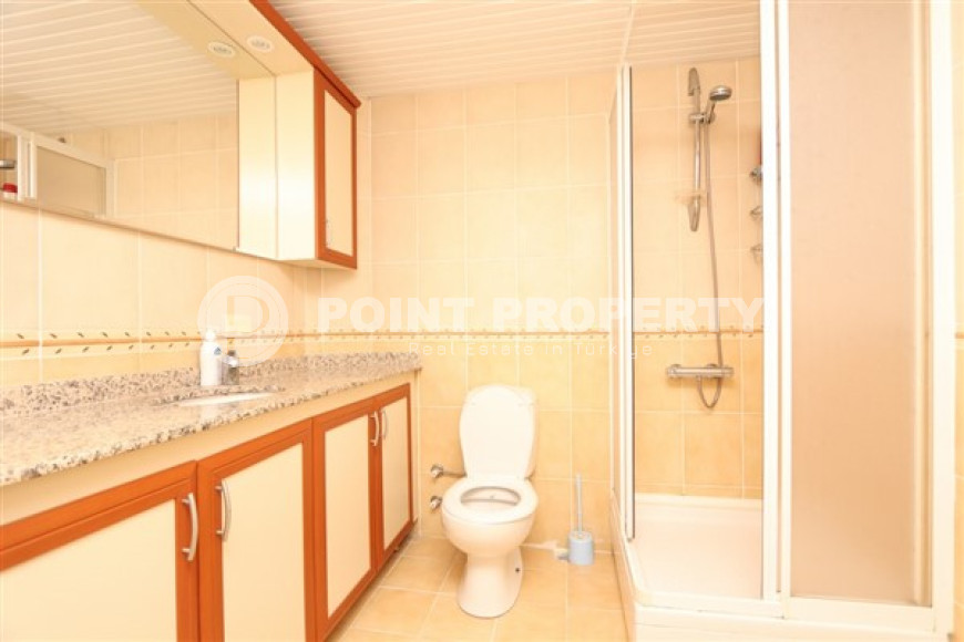 Трехкомнатная меблированная квартира, 90м² в уютном комплексе в 250м от моря в центре Алании-id-2311-фото-9