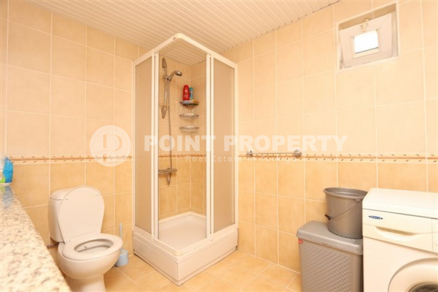 Трехкомнатная меблированная квартира, 90м² в уютном комплексе в 250м от моря в центре Алании-id-2311-фото-10