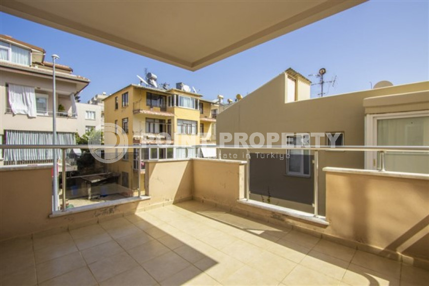 Трехкомнатная меблированная квартира, 90м² в уютном комплексе в 250м от моря в центре Алании-id-2311-фото-15