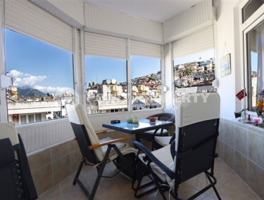 Трехкомнатная квартира, 110м², с отдельной кухней, близко к морю в центре Алании по отличной цене-id-2313-фото-4