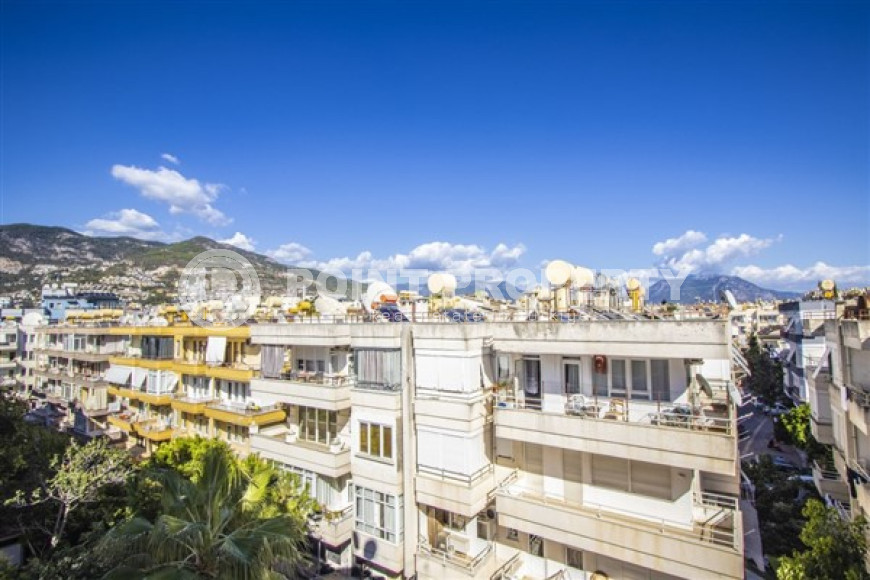 Трехкомнатная квартира, 110м², с отдельной кухней, близко к морю в центре Алании по отличной цене-id-2313-фото-15