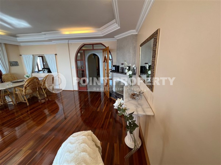 Центр Алании: меблированная четырехкомнатная квартира, 170м², с видом на Аланийскую крепость-id-2317-фото-12