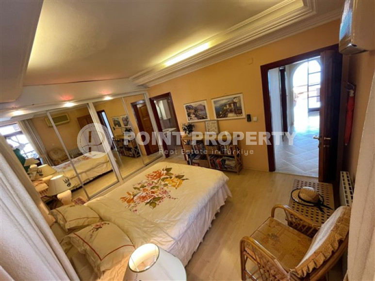 Центр Алании: меблированная четырехкомнатная квартира, 170м², с видом на Аланийскую крепость-id-2317-фото-32