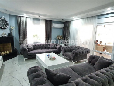Luxury property: penthouse 4+1, 260 m², with designer interior, in the Lower Oba area, Alanya-id-2323-photo-2